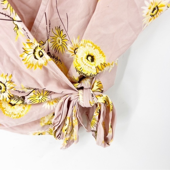 ✅‎ MADEWELL Floral Short Sleeve Wrap Top TWIGGY WISTERIA DOVE Size MEDIUM - Picture 3 of 7